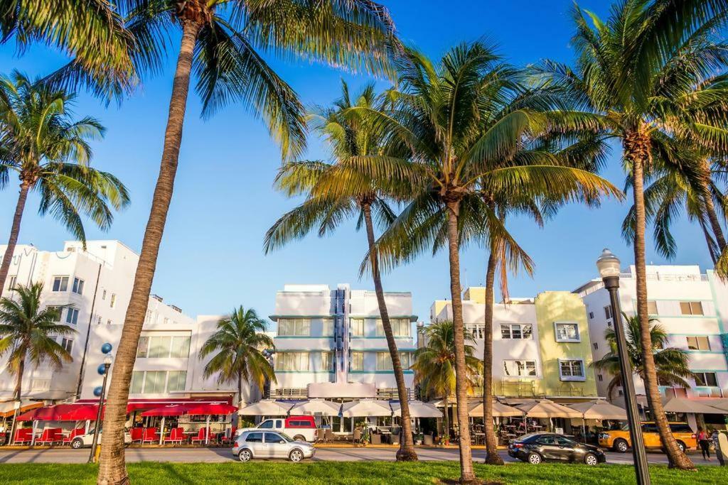 Holiday Apartment On Lincoln Road Miami Beach Exterior photo